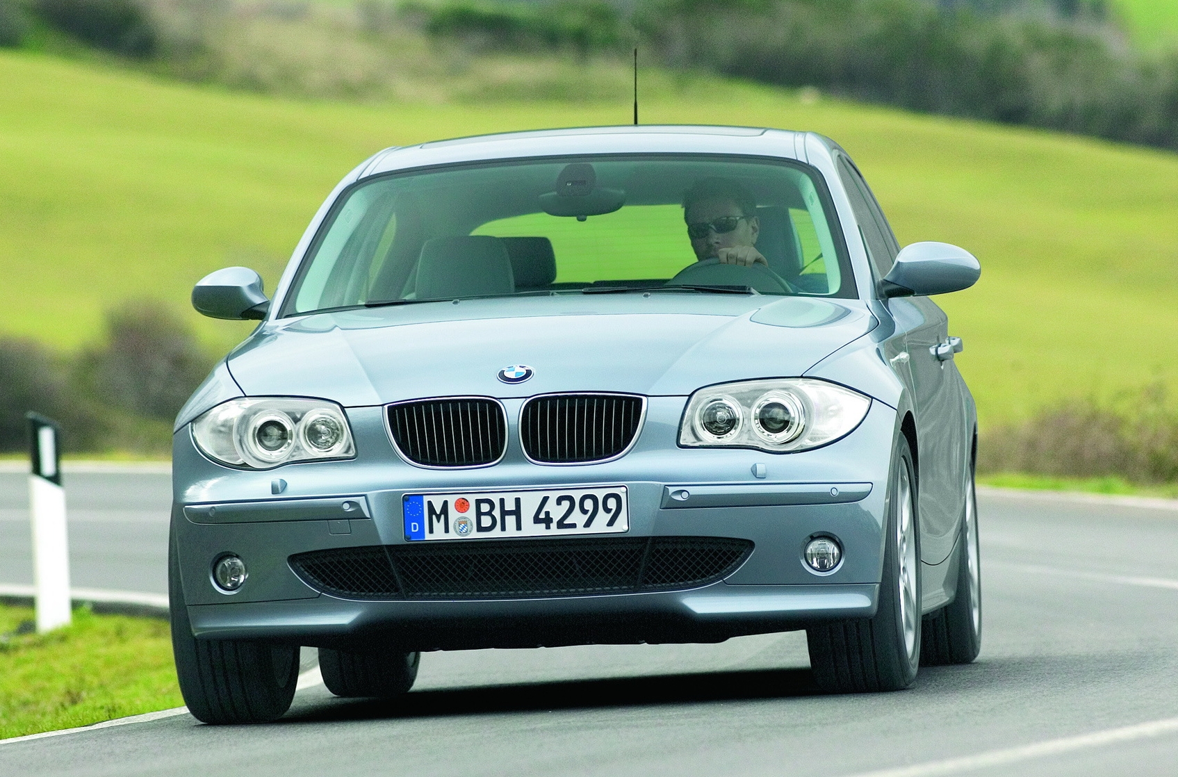 BMW-1-Series-5door-2004